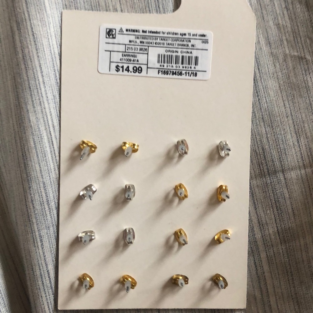 Earring 8 pack - Picture 3 of 3